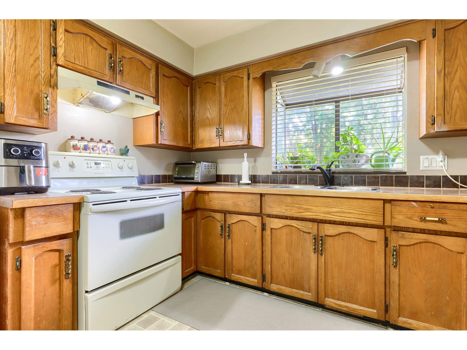 6591 130a Street, Surrey, British Columbia  V3W 8P5 - Photo 9 - R2971875