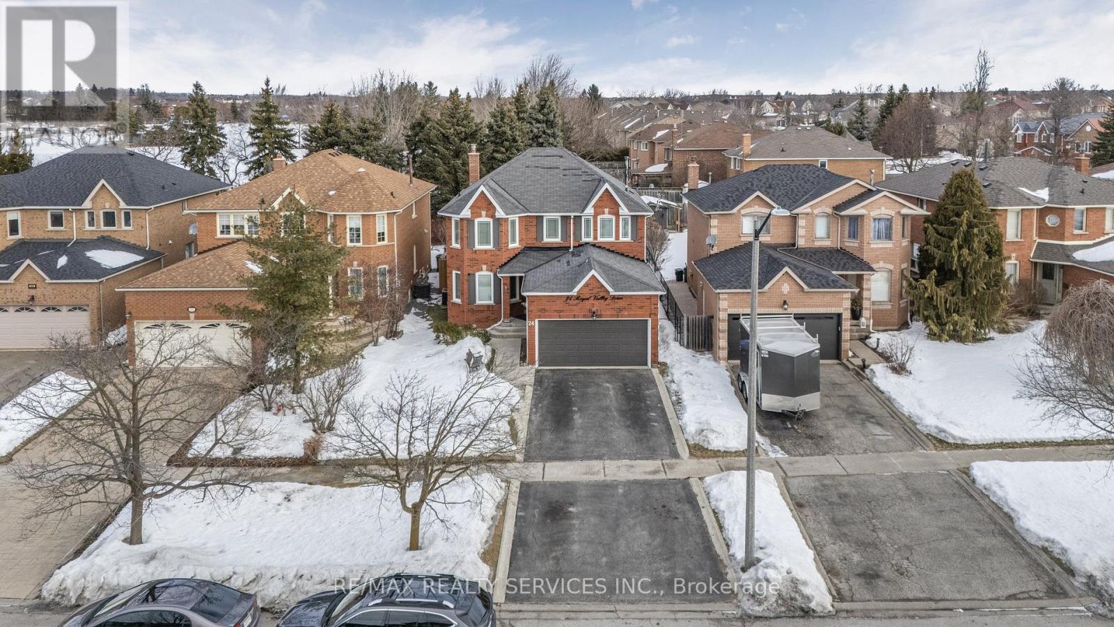 Property at 24 ROYAL VALLEY DRIVE image 3