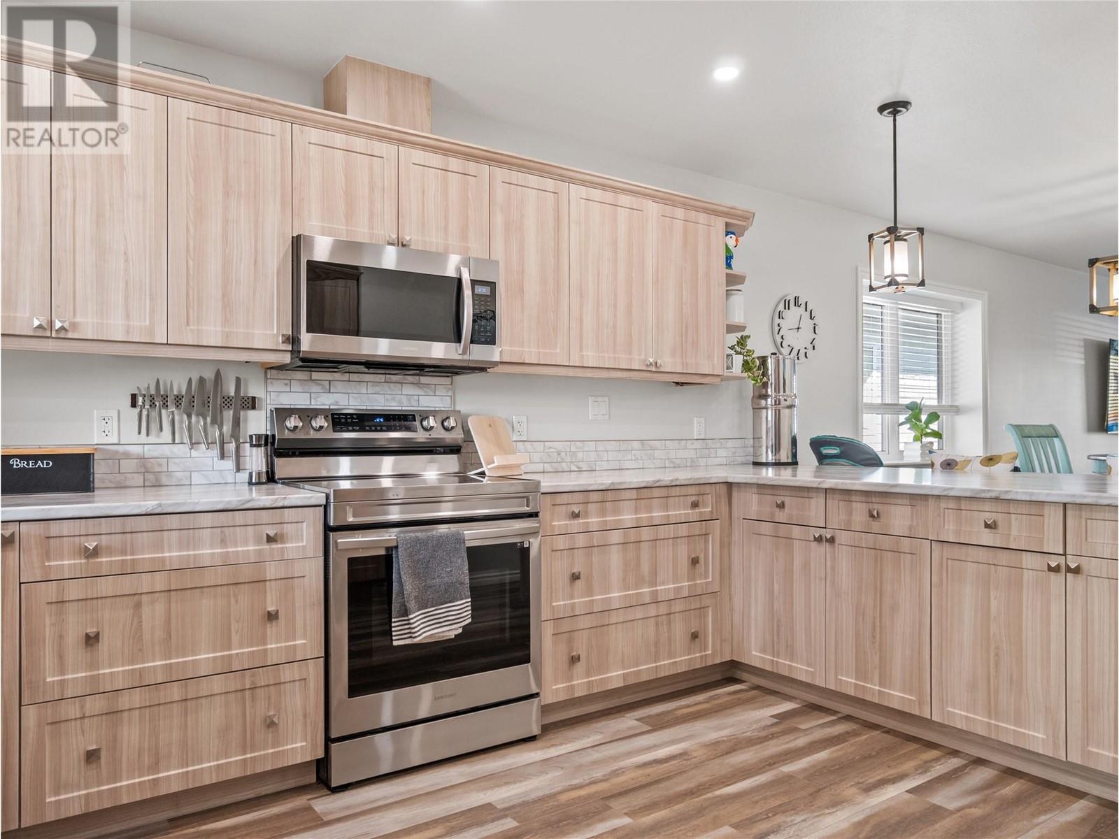 1109 104 Avenue, Dawson Creek, British Columbia  V1G 2J3 - Photo 5 - 10338603