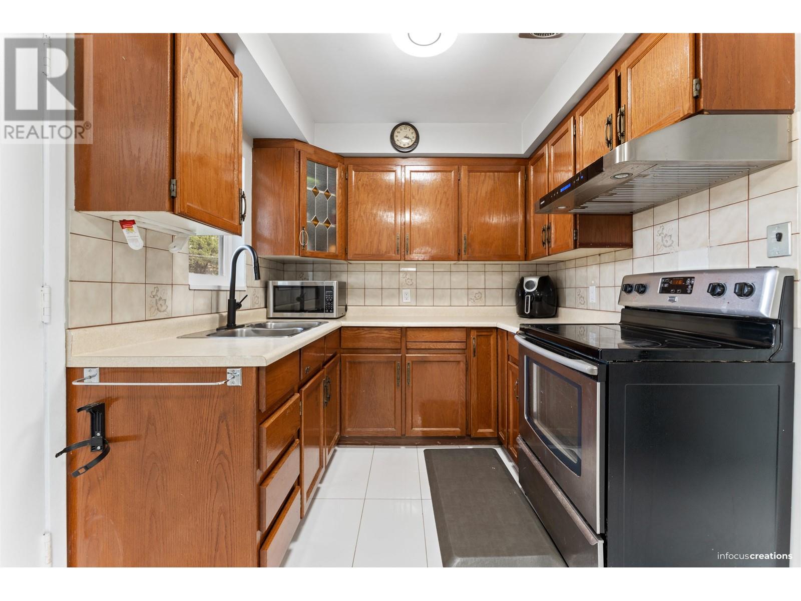 21957 Acadia Street, Maple Ridge, British Columbia  V2X 3B7 - Photo 5 - R2976787