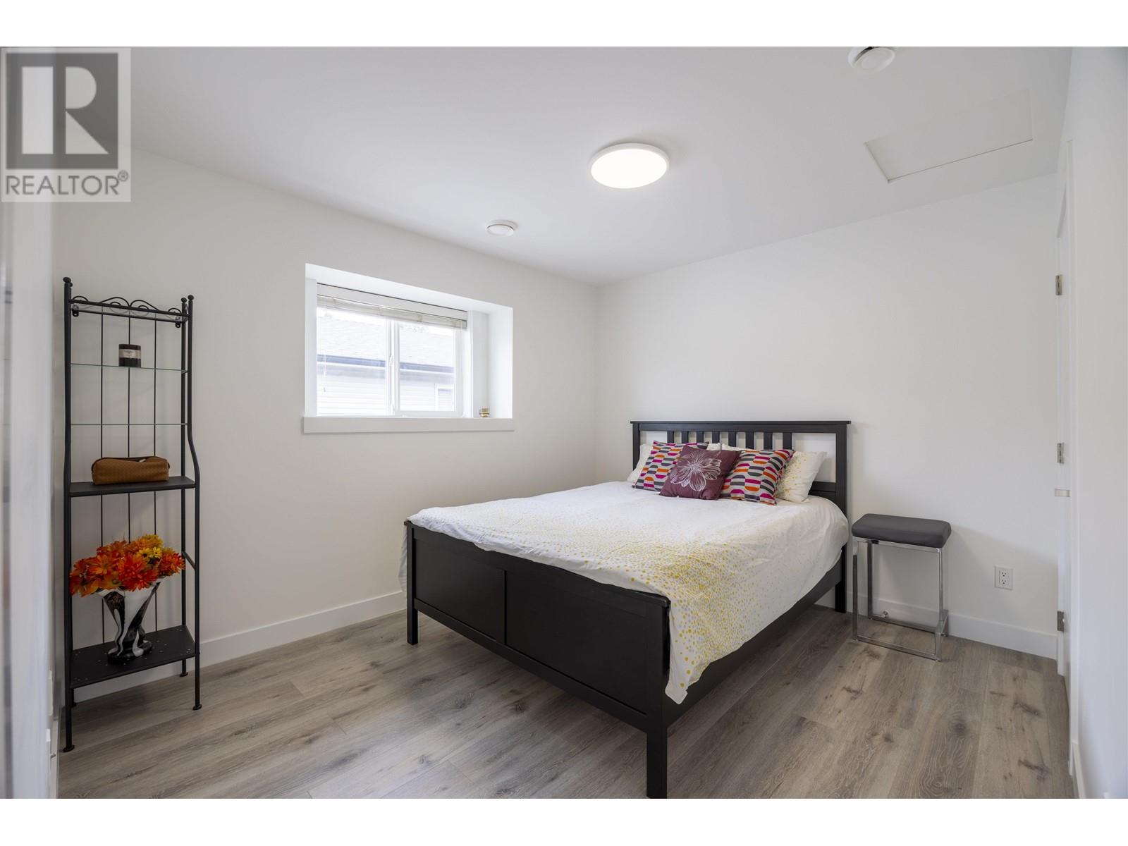 5705 Woodsworth Street, Burnaby, British Columbia  V5G 1S6 - Photo 12 - R2973368