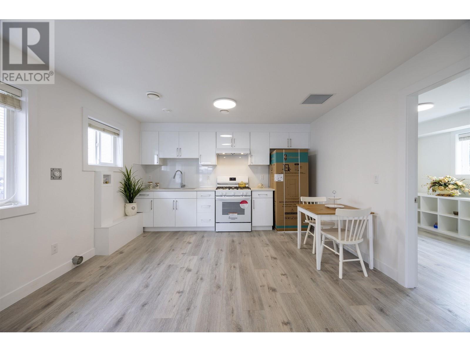 5705 Woodsworth Street, Burnaby, British Columbia  V5G 1S6 - Photo 15 - R2973368