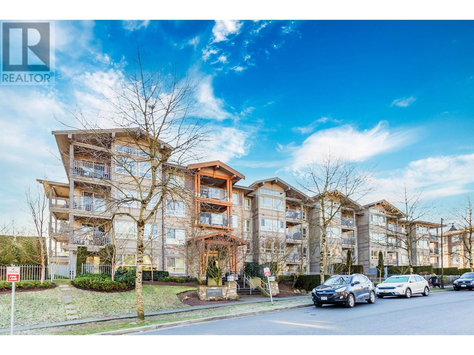 401 3132 Dayanee Springs Boulevard, Coquitlam, British Columbia  V3E 0B5 - Photo 1 - R2965543