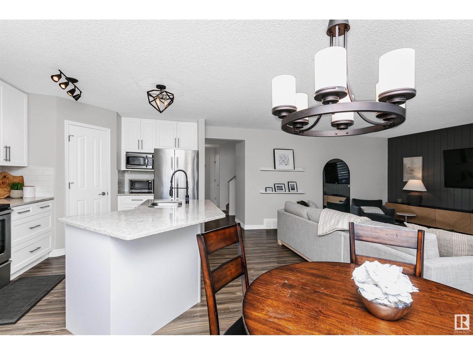 92 Champlain Pl, Beaumont, Alberta  T4X 1R8 - Photo 4 - E4424214