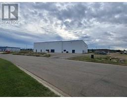 8017 102 Avenue West Hill Com/Ind, Peace River, Ca