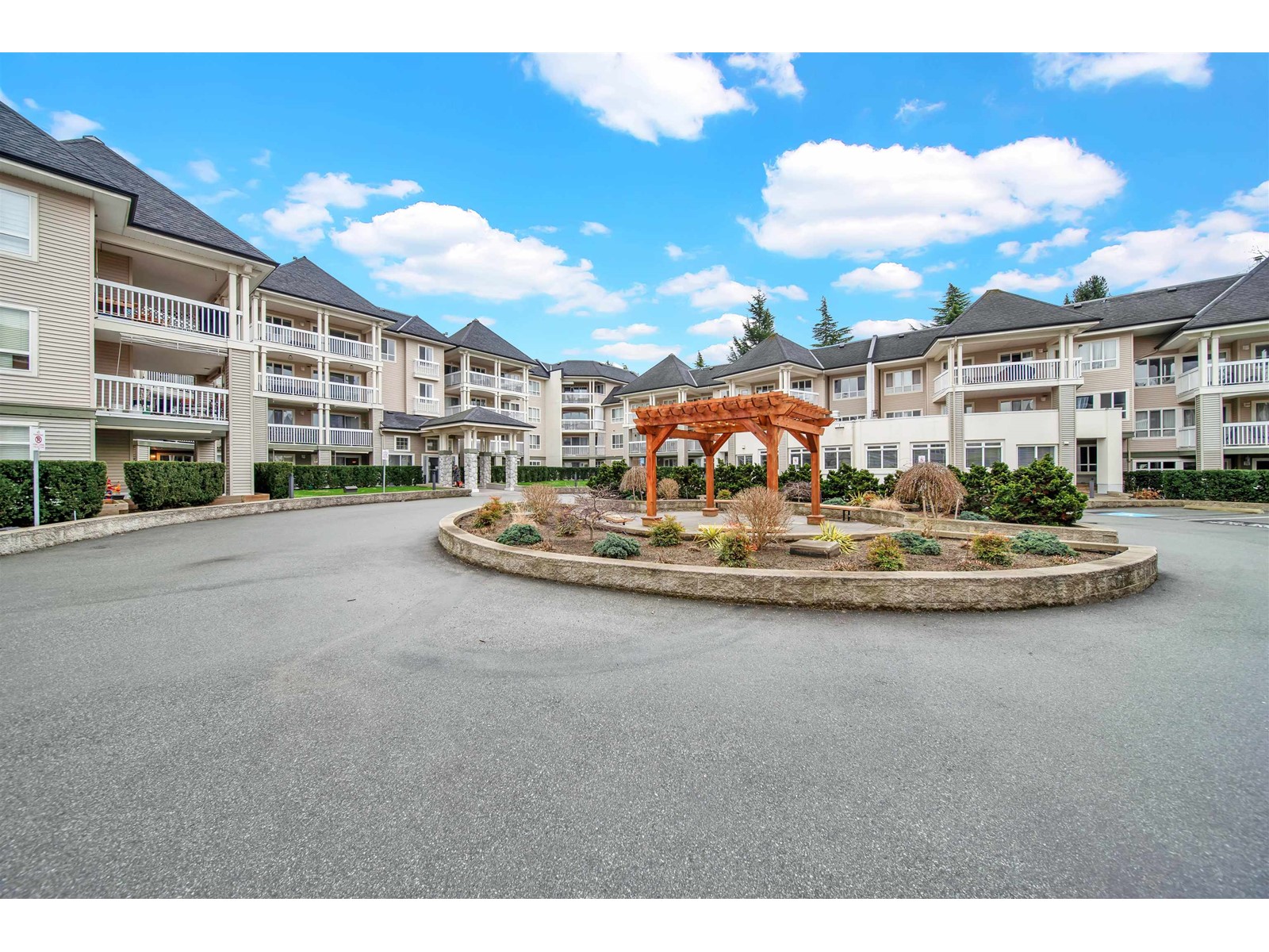 111 22022 49 Avenue, Langley, British Columbia  V3A 3R9 - Photo 2 - R2976171