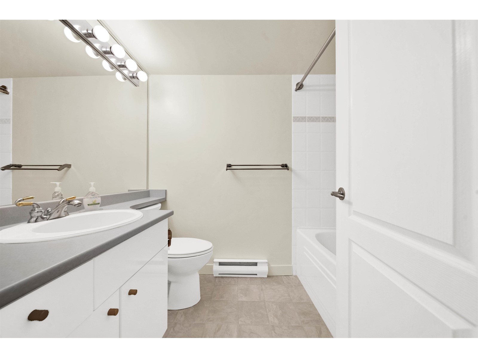 111 22022 49 Avenue, Langley, British Columbia  V3A 3R9 - Photo 15 - R2976171