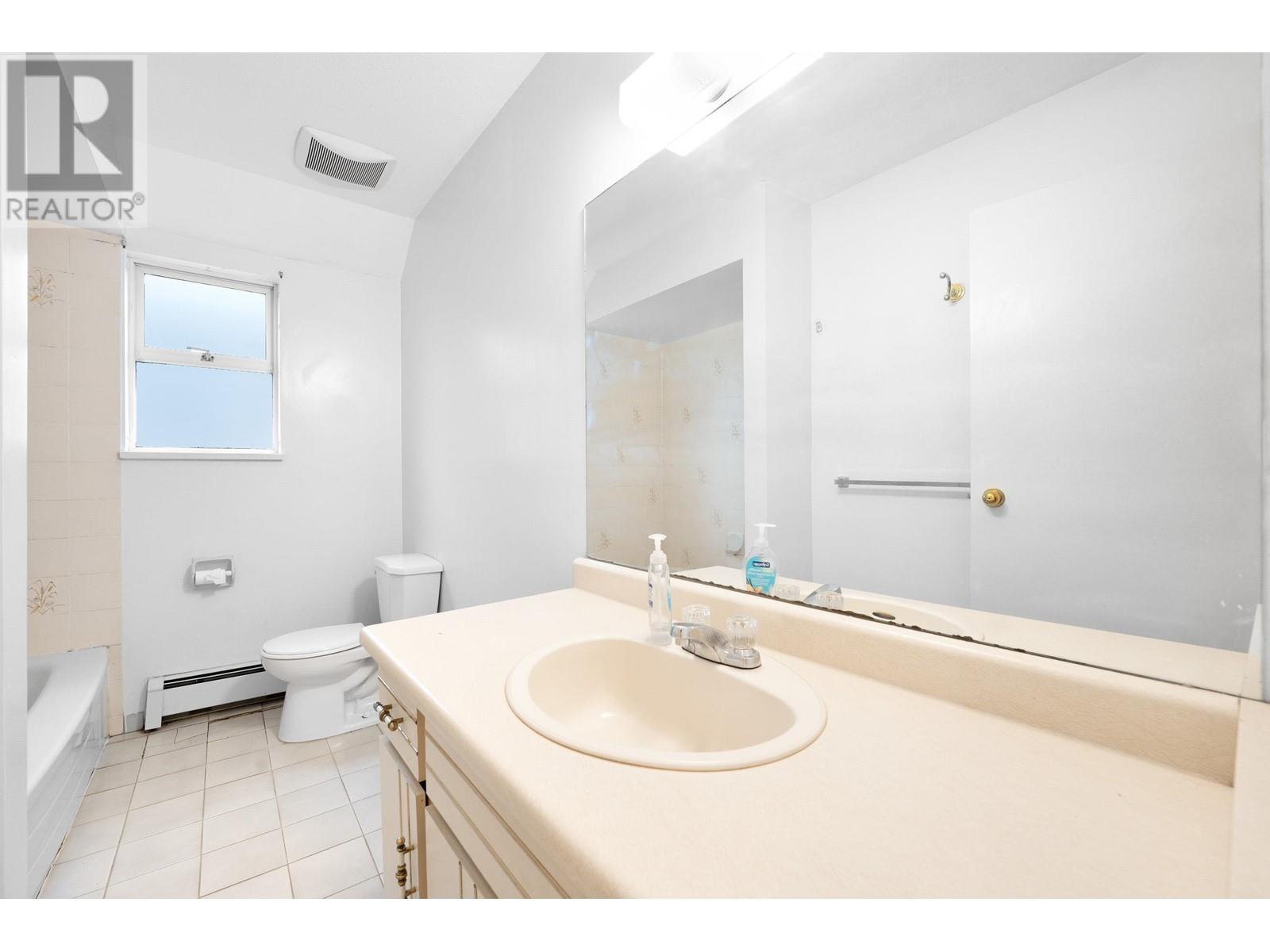 8237 Montcalm Street, Vancouver, British Columbia  V6P 4P4 - Photo 22 - R2970495