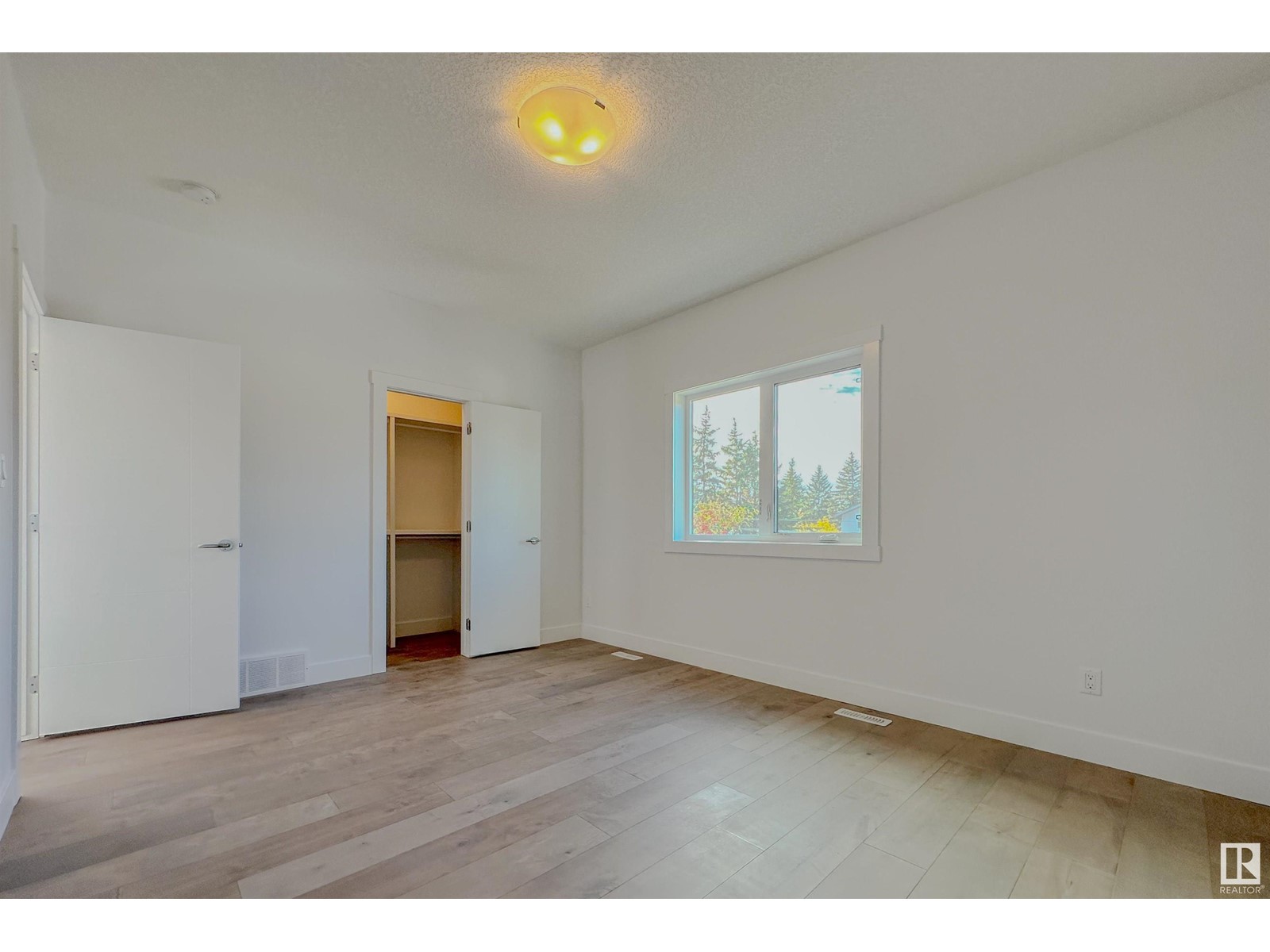 Property at 8420 117 ST NW image 5