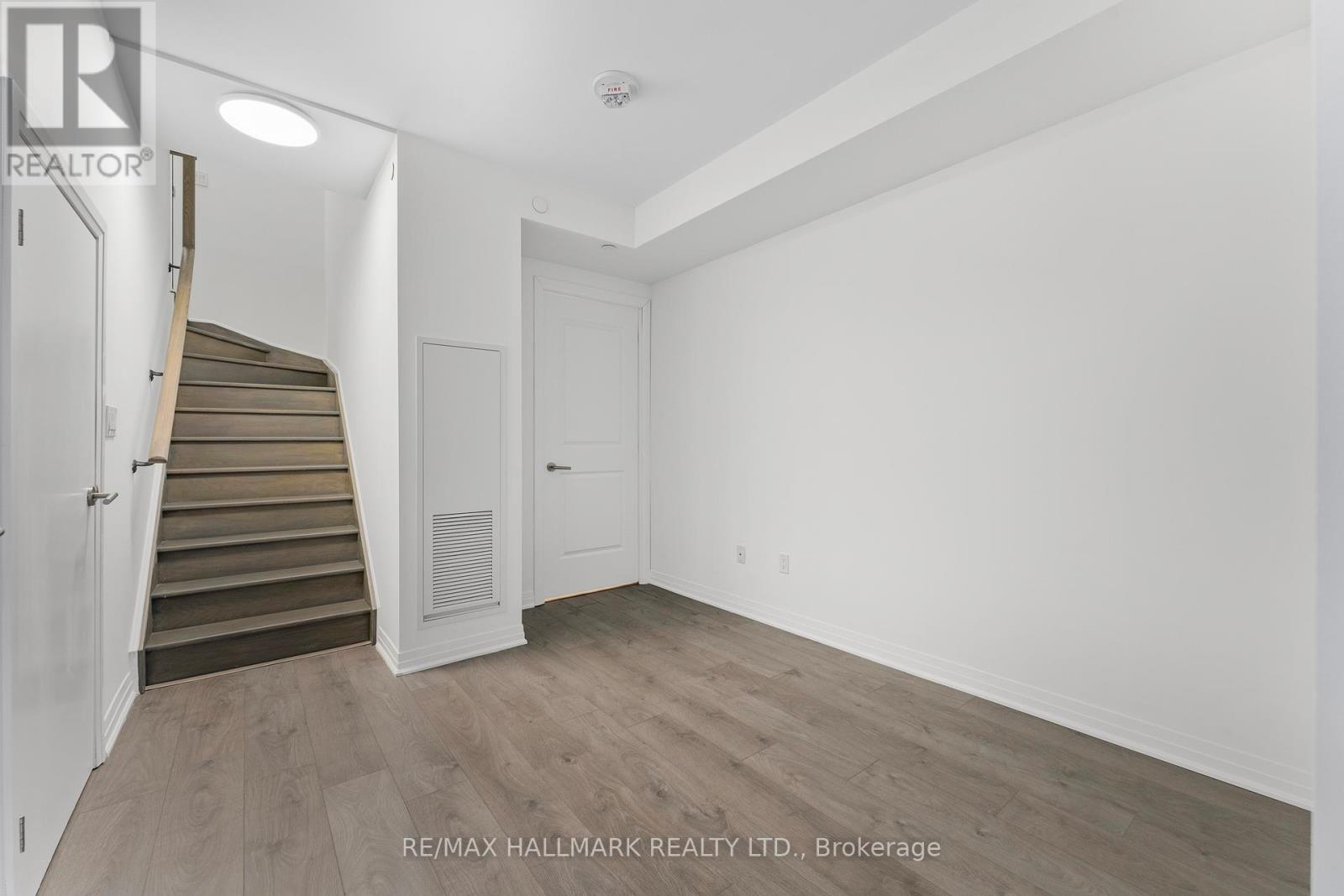 Th 103 - 2301 Danforth Avenue, Toronto, Ontario  M4C 1K5 - Photo 21 - E12013932