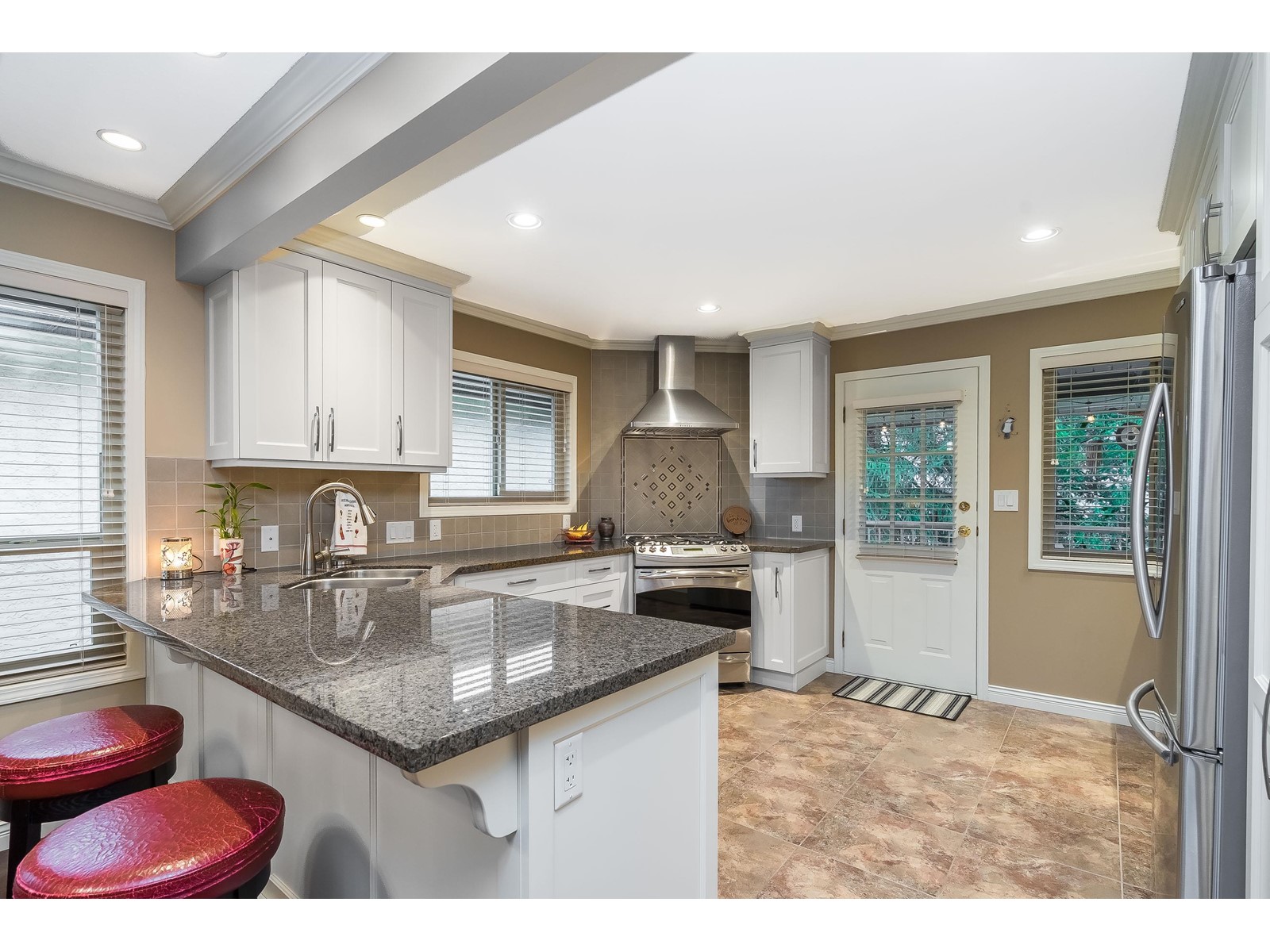 33286 Newlands Avenue, Abbotsford, British Columbia  V2S 5Z2 - Photo 9 - R2975508