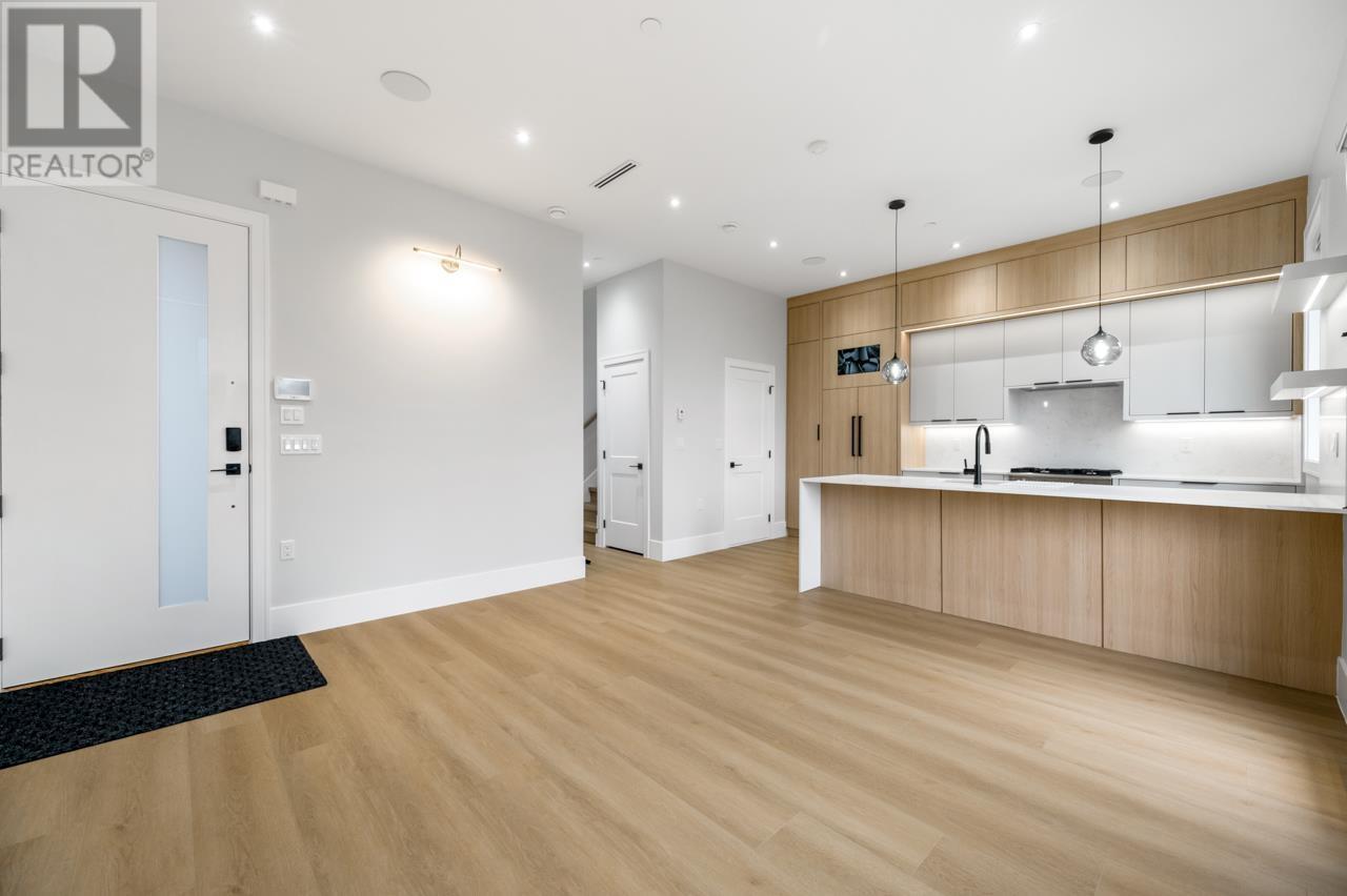 2 1426 E 54th Avenue, Vancouver, British Columbia  V5P 1Y1 - Photo 8 - R2976696