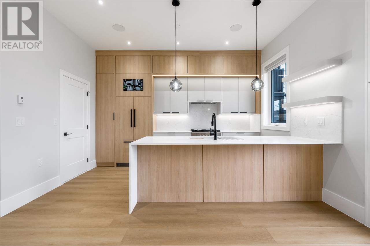 2 1426 E 54th Avenue, Vancouver, British Columbia  V5P 1Y1 - Photo 5 - R2976696