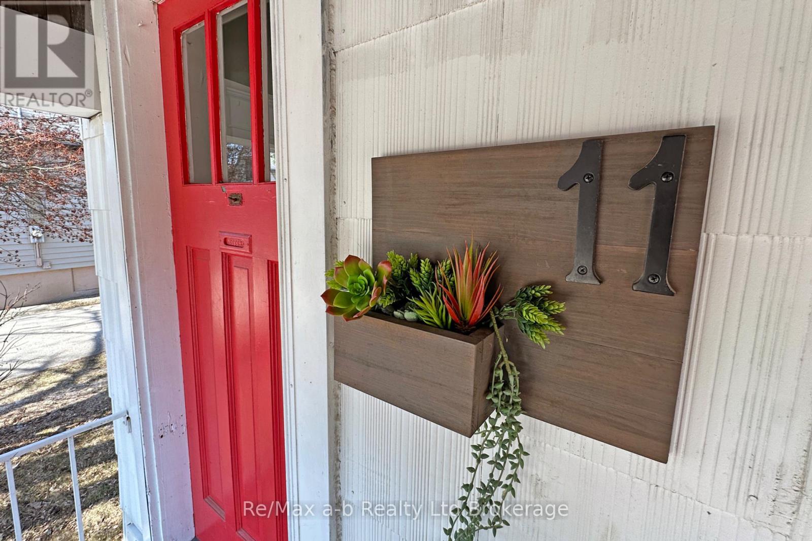 11 Mount Pleasant Avenue, London, Ontario  N6H 1C8 - Photo 10 - X12013916