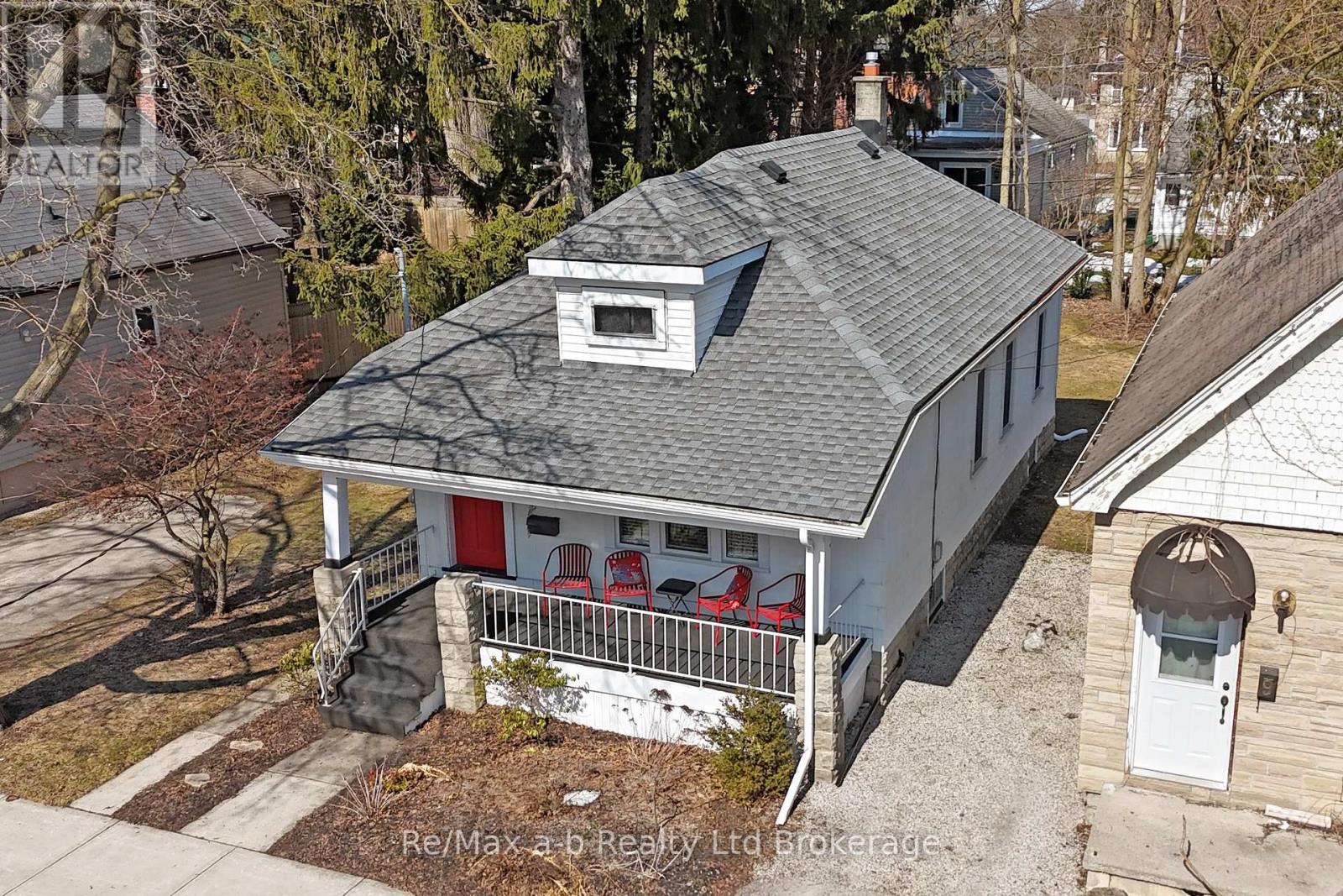 Property at 11 MOUNT PLEASANT AVENUE image 5