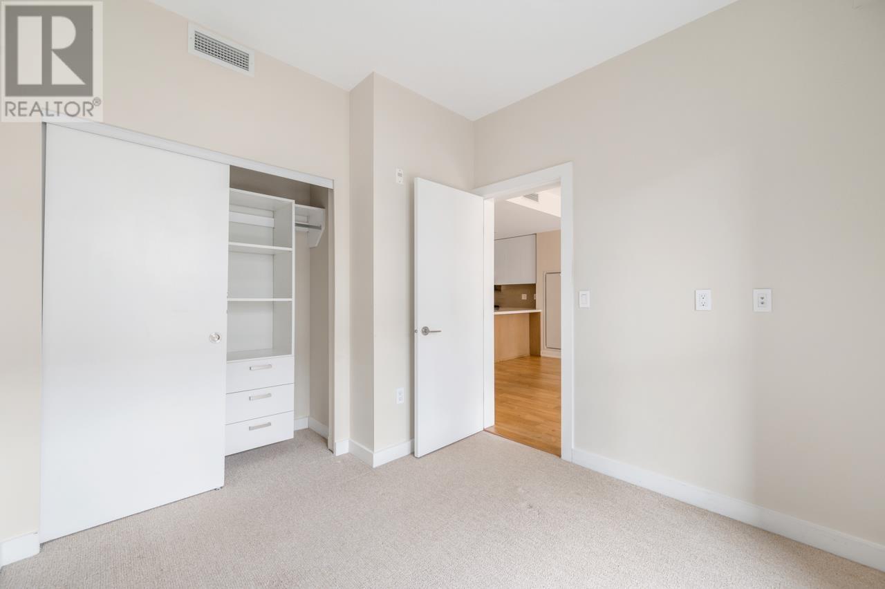 Listing Picture 12 of 26 : 305 5311 CEDARBRIDGE WAY, Richmond / 烈治文 - 魯藝地產 Yvonne Lu Group - MLS Medallion Club Member