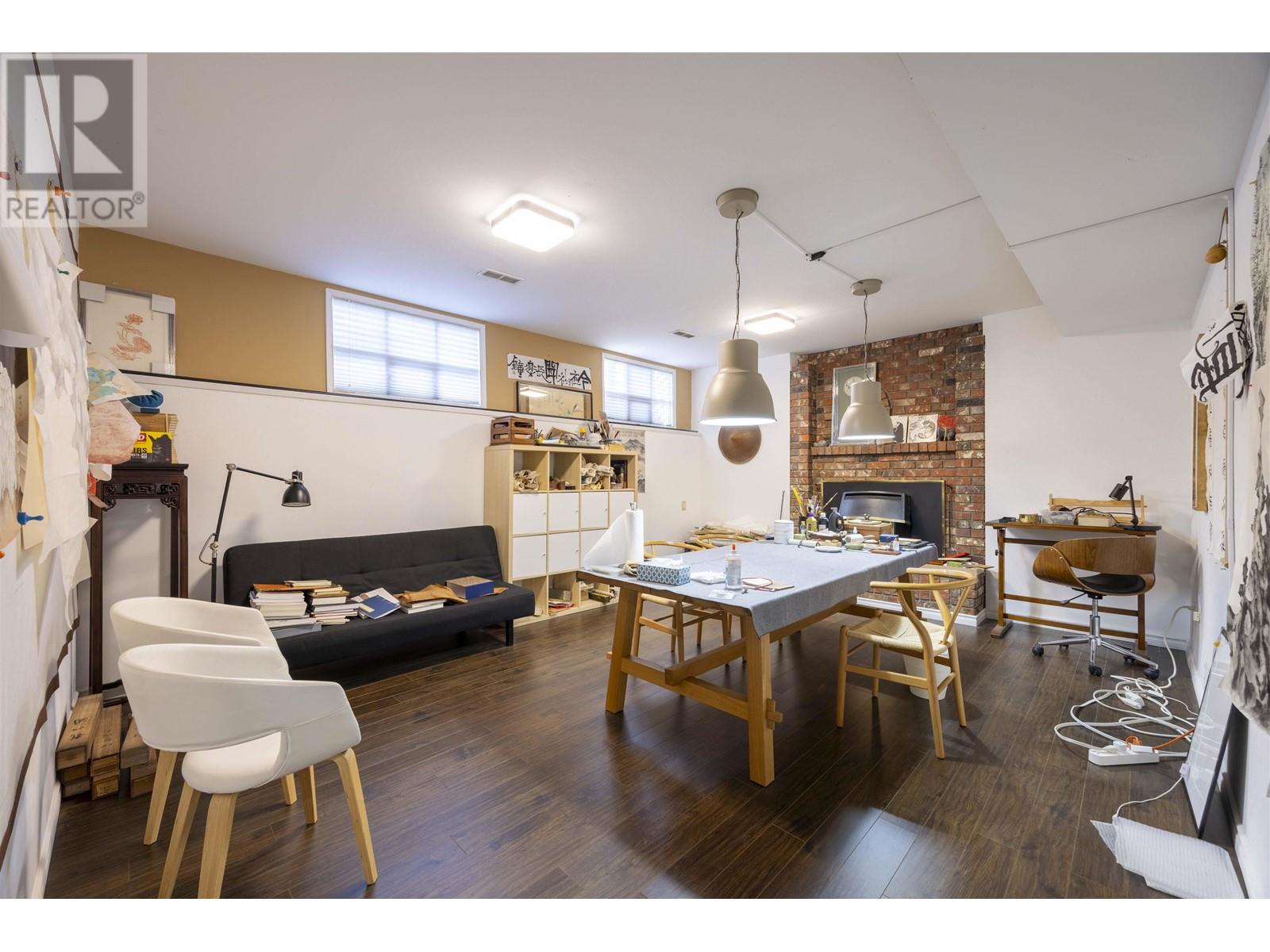 Listing Picture 22 of 31 : 4825 BUXTON STREET, Burnaby / 本拿比 - 魯藝地產 Yvonne Lu Group - MLS Medallion Club Member