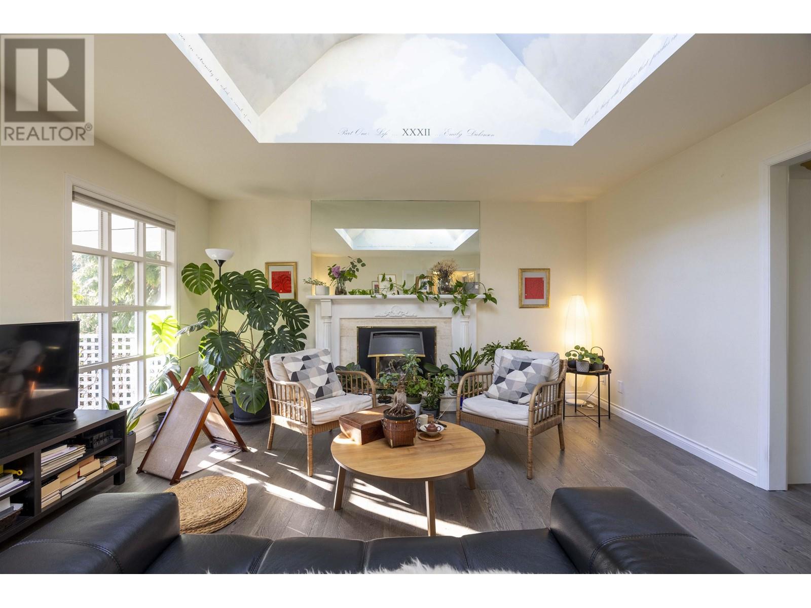 4825 BUXTON STREET, Burnaby