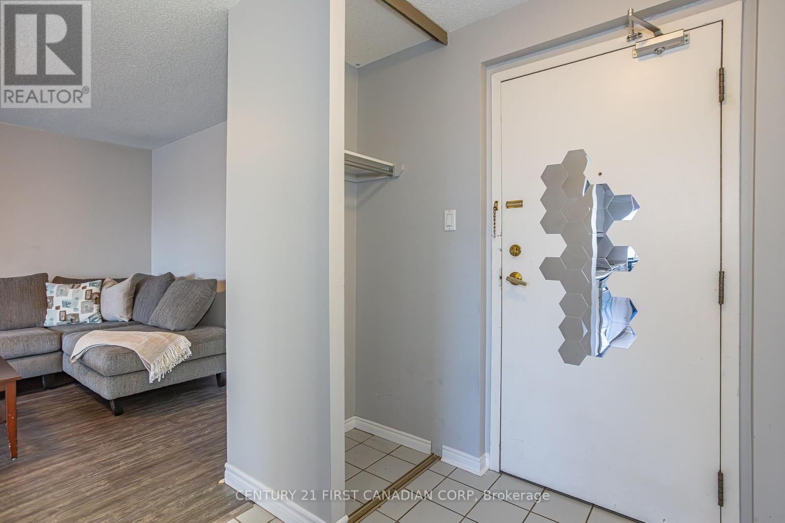 606 - 570 Proudfoot Lane, London, Ontario  N6G 4Z1 - Photo 6 - X12013947