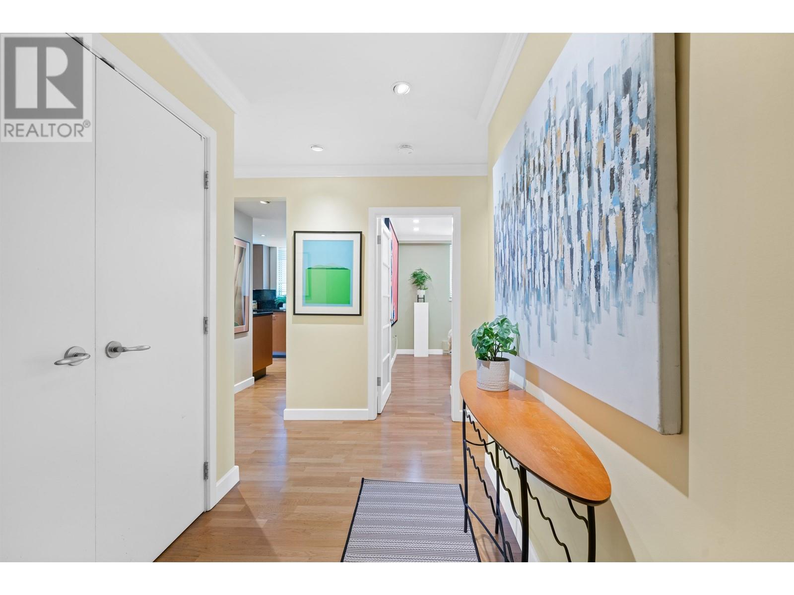 Listing Picture 4 of 38 : 104 710 CHILCO STREET, Vancouver / 溫哥華 - 魯藝地產 Yvonne Lu Group - MLS Medallion Club Member