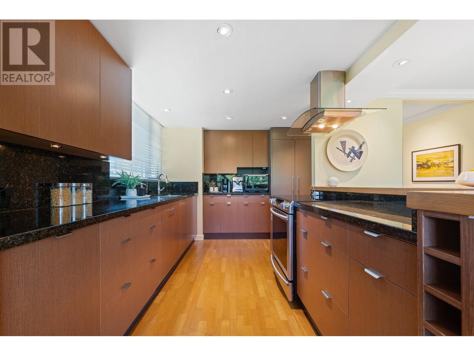 Listing Picture 14 of 38 : 104 710 CHILCO STREET, Vancouver / 溫哥華 - 魯藝地產 Yvonne Lu Group - MLS Medallion Club Member