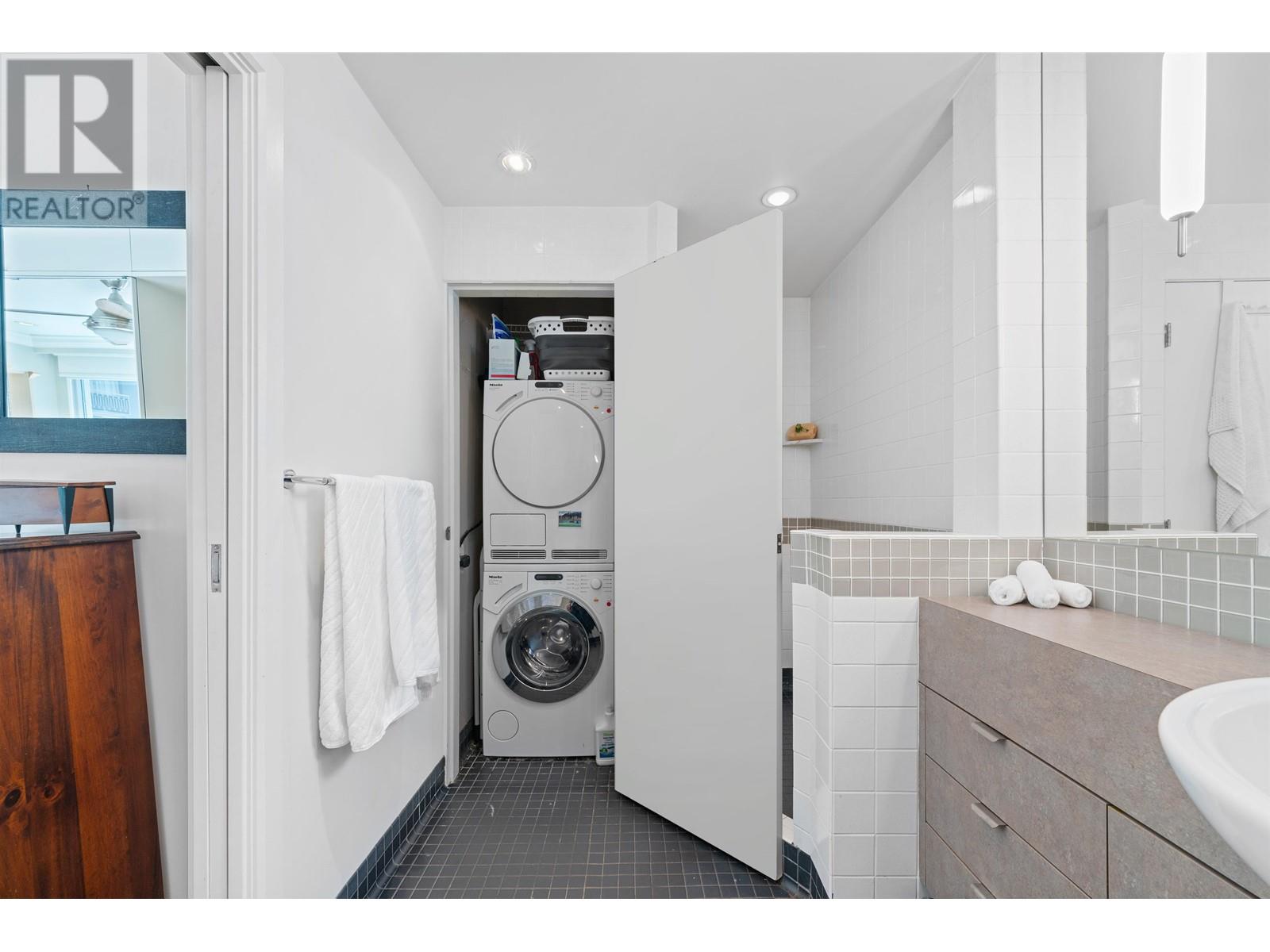 Listing Picture 23 of 38 : 104 710 CHILCO STREET, Vancouver / 溫哥華 - 魯藝地產 Yvonne Lu Group - MLS Medallion Club Member