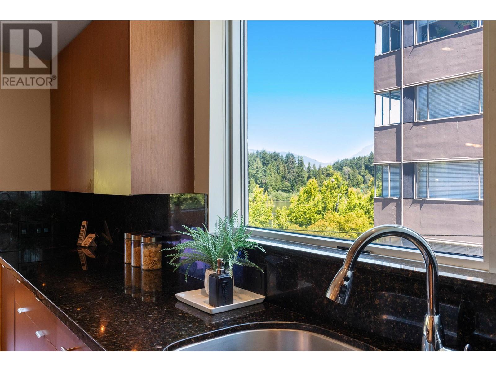 Listing Picture 17 of 38 : 104 710 CHILCO STREET, Vancouver / 溫哥華 - 魯藝地產 Yvonne Lu Group - MLS Medallion Club Member