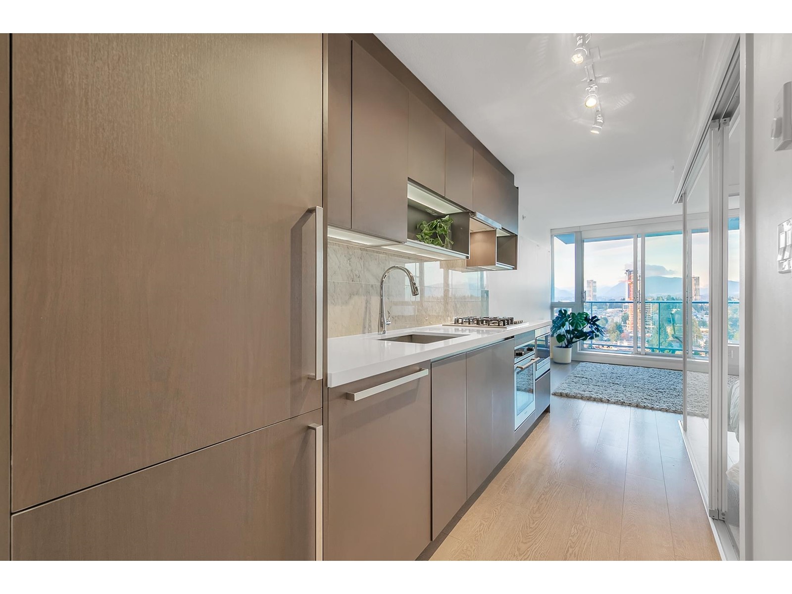 2210 13750 100 Avenue, Surrey, British Columbia  V3T 0L3 - Photo 10 - R2969146