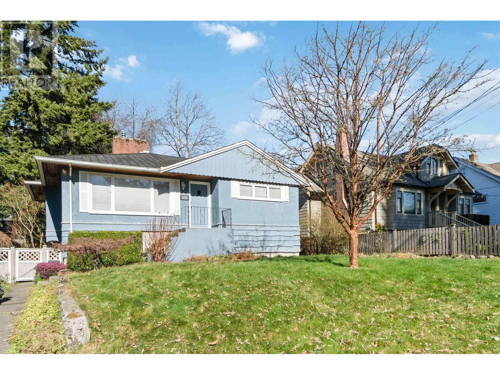 508 E 12th Street, North Vancouver, British Columbia  V7L 2K4 - Photo 1 - R2974951