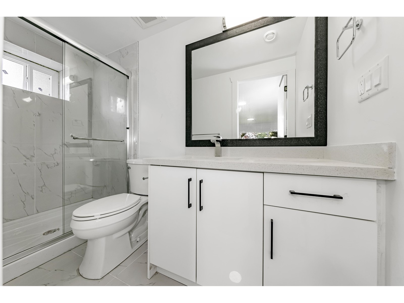 14927 Kew Drive, Surrey, British Columbia  V3R 4Y1 - Photo 33 - R2958171
