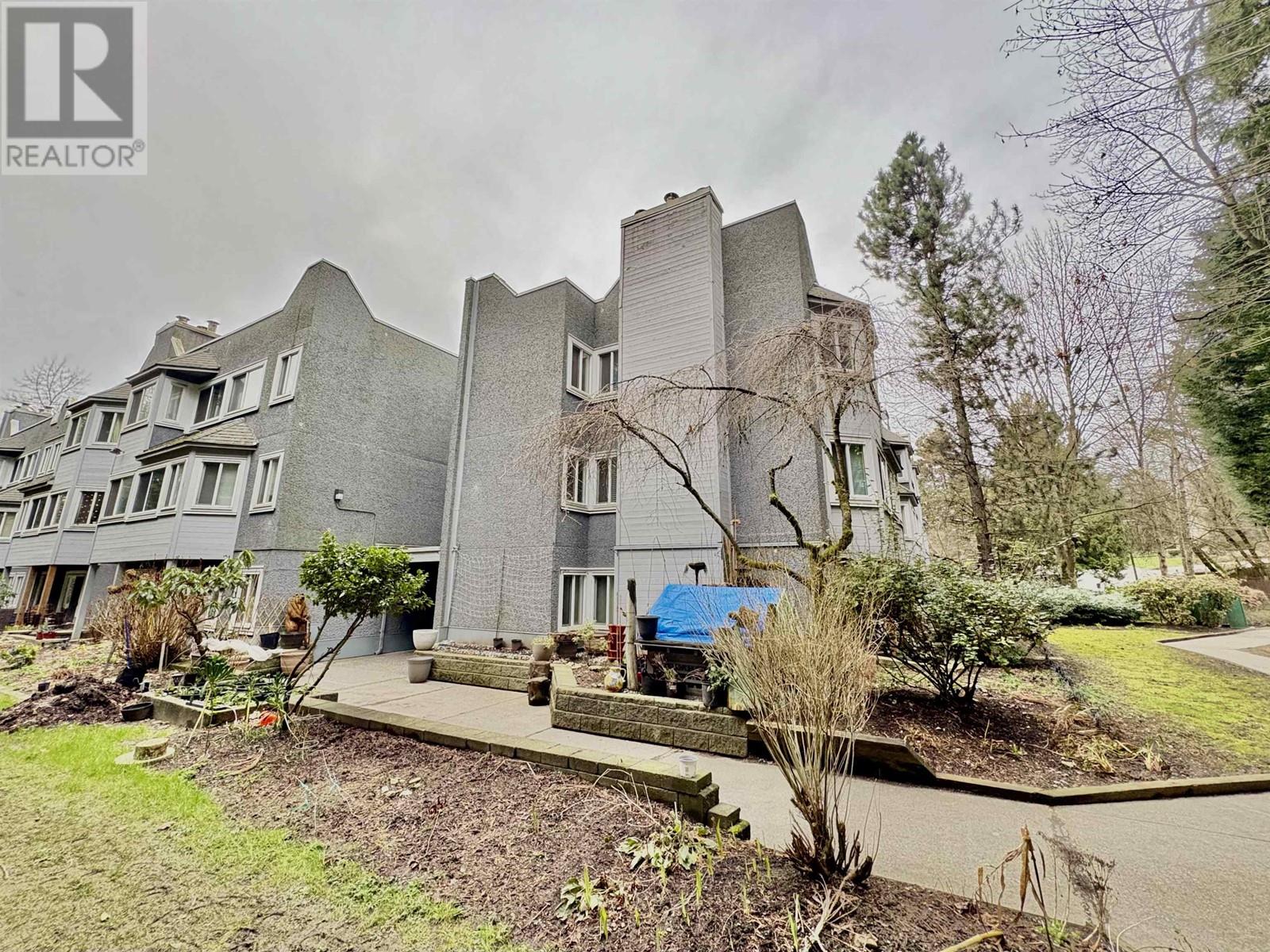 312 9880 Manchester Drive, Burnaby, British Columbia  V3N 4R3 - Photo 3 - R2975957