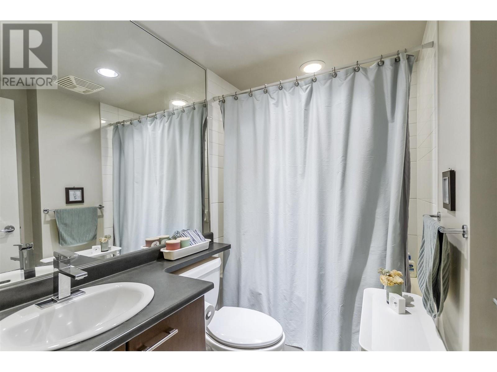 2003 2979 Glen Drive, Coquitlam, British Columbia  V3B 0B2 - Photo 17 - R2976407