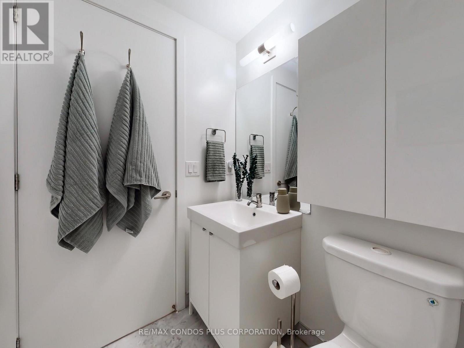 1706 - 11 Charlotte Street, Toronto, Ontario  M5V 0M6 - Photo 34 - C12014009