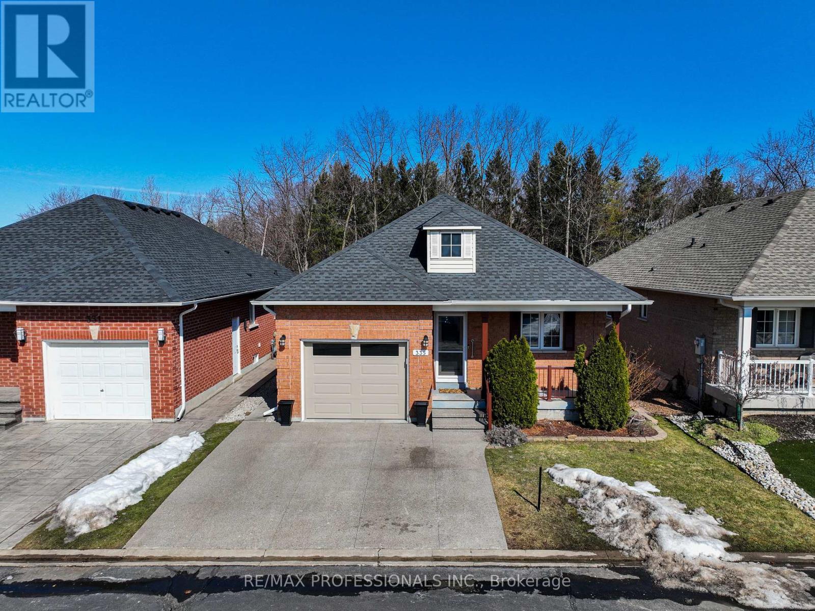 335 CENTENNIAL FOREST DRIVE, Milton, Ontario