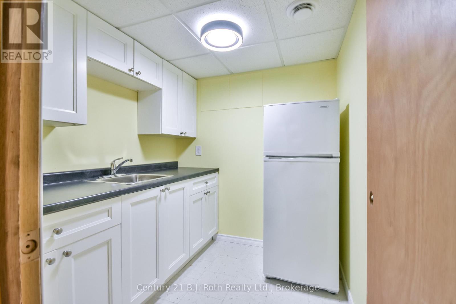 864 Midland Point Road, Midland, Ontario  L4R 5G2 - Photo 16 - S12014052