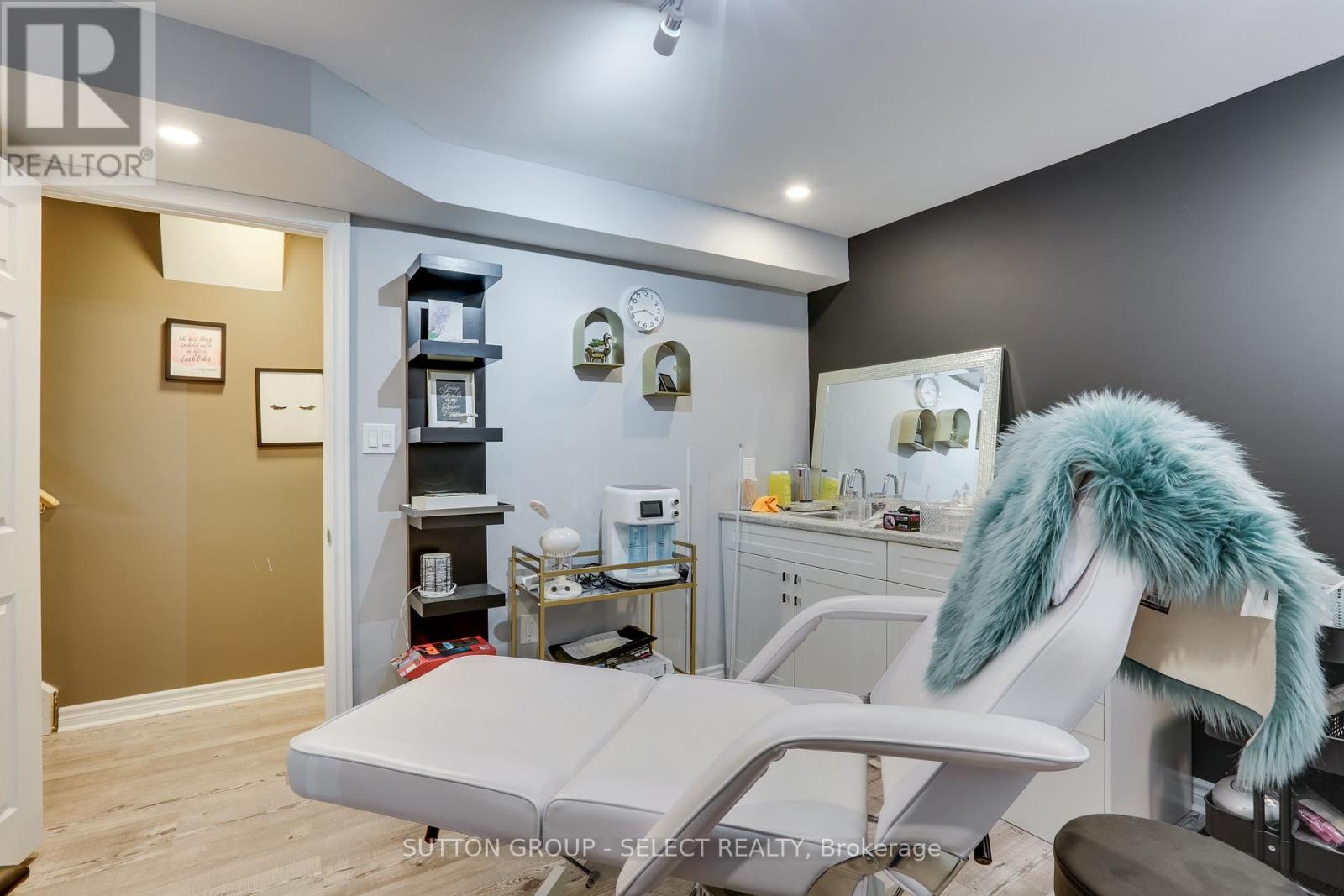 Photo 41 of 50 for 2203 Meadowgate Boulevard
