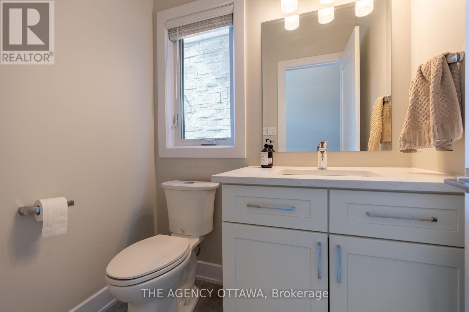 223 Royal Avenue, Ottawa, Ontario  K2A 1T8 - Photo 6 - X12014088