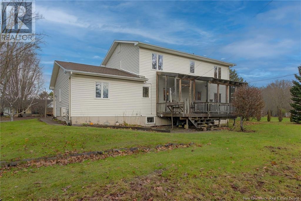 Property at 585 Lafleur image 3