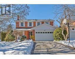 61 FOURSOME CRESCENT, Toronto, Ontario