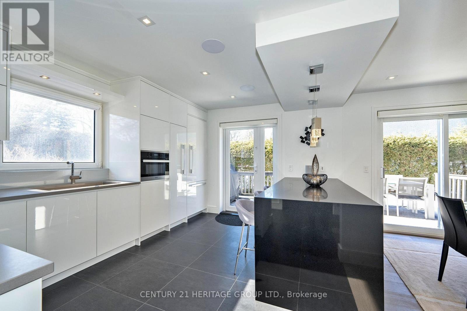 61 Foursome Crescent, Toronto, Ontario  M2P 1W4 - Photo 12 - C12014112