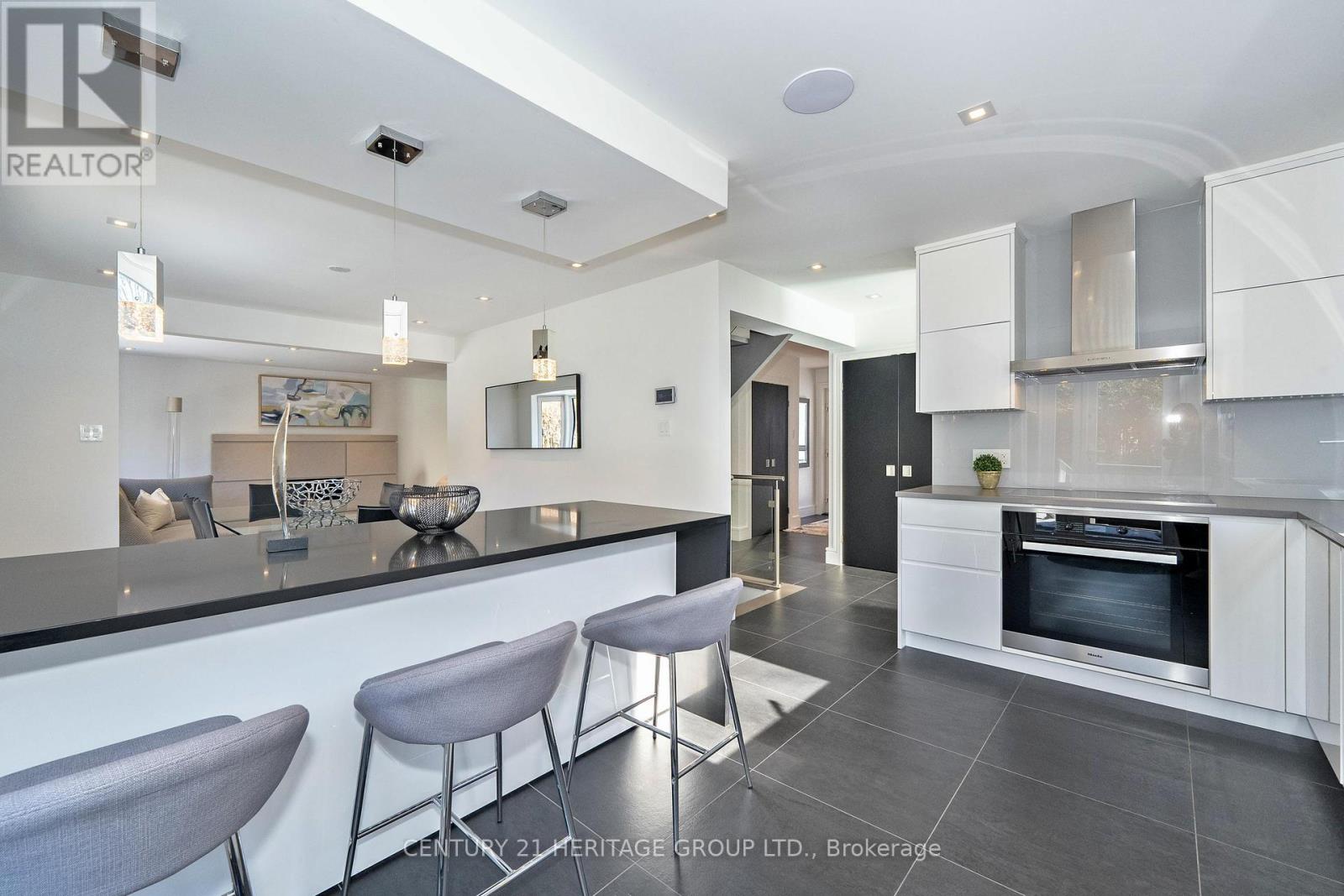 61 Foursome Crescent, Toronto, Ontario  M2P 1W4 - Photo 14 - C12014112