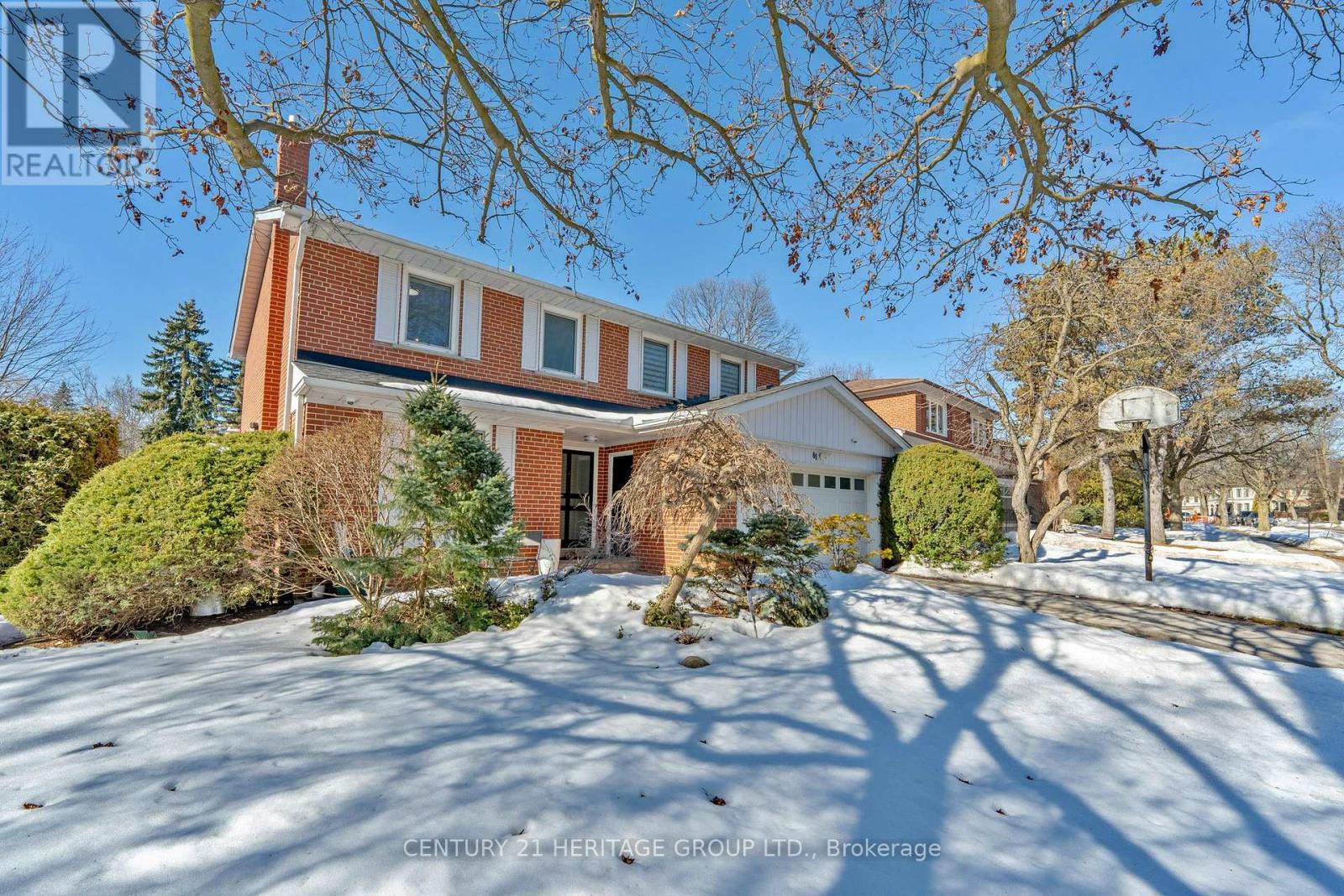 61 Foursome Crescent, Toronto, Ontario  M2P 1W4 - Photo 2 - C12014112