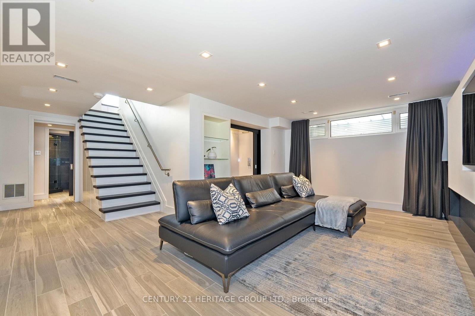 61 Foursome Crescent, Toronto, Ontario  M2P 1W4 - Photo 34 - C12014112