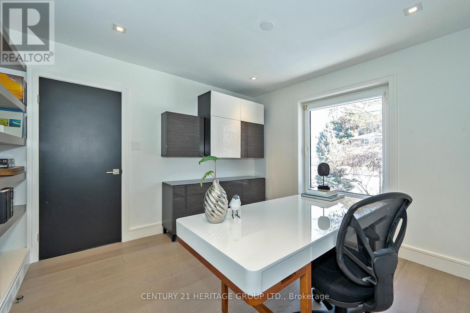 61 Foursome Crescent, Toronto, Ontario  M2P 1W4 - Photo 5 - C12014112