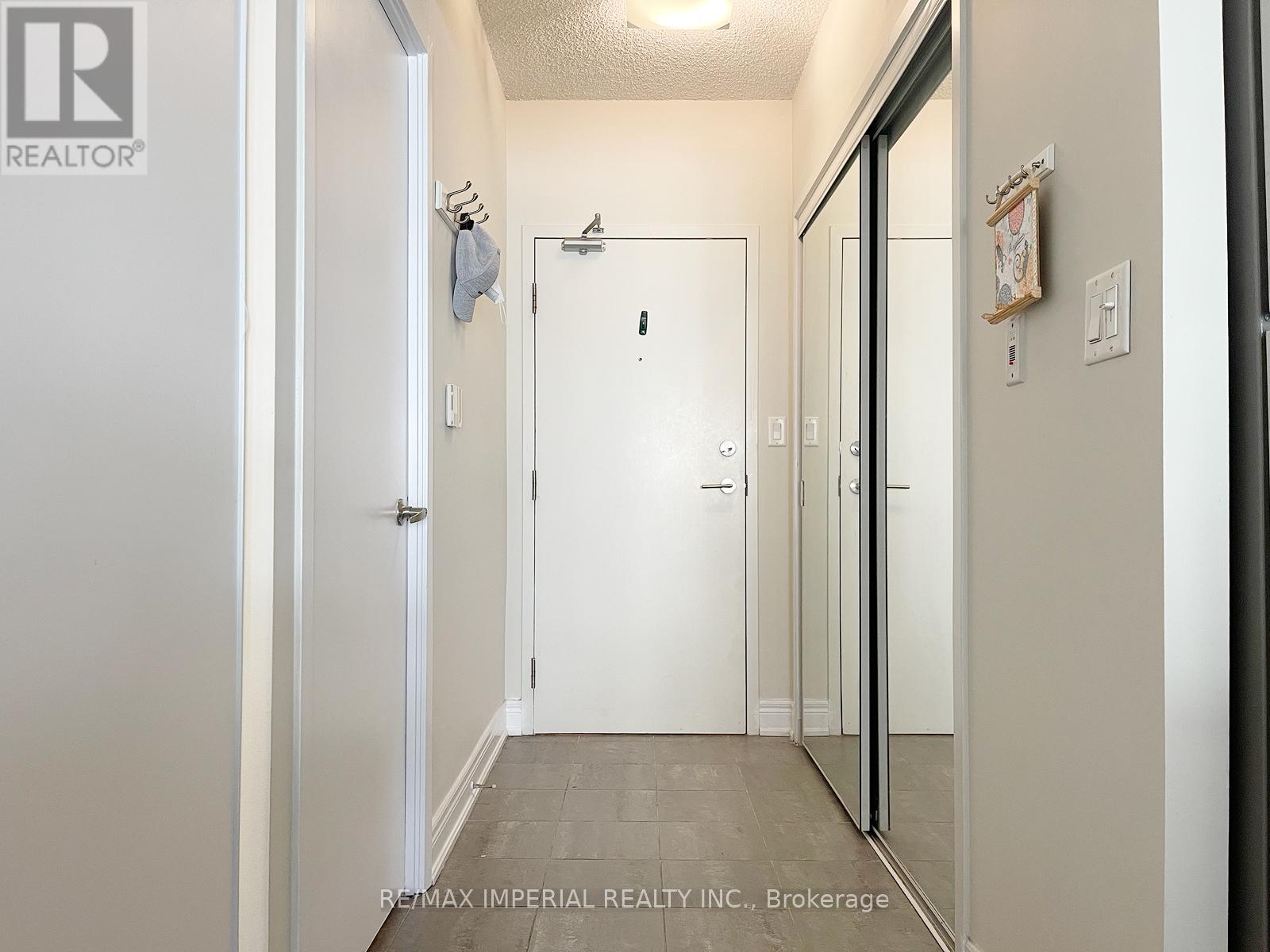 2808 - 11 Brunel Court, Toronto, Ontario  M5V 3Y3 - Photo 8 - C12014121