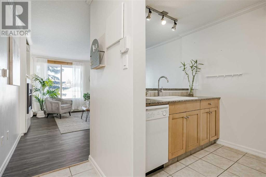 308, 4603 Varsity Drive Nw, Calgary, Alberta  T3A 2V7 - Photo 4 - A2195260
