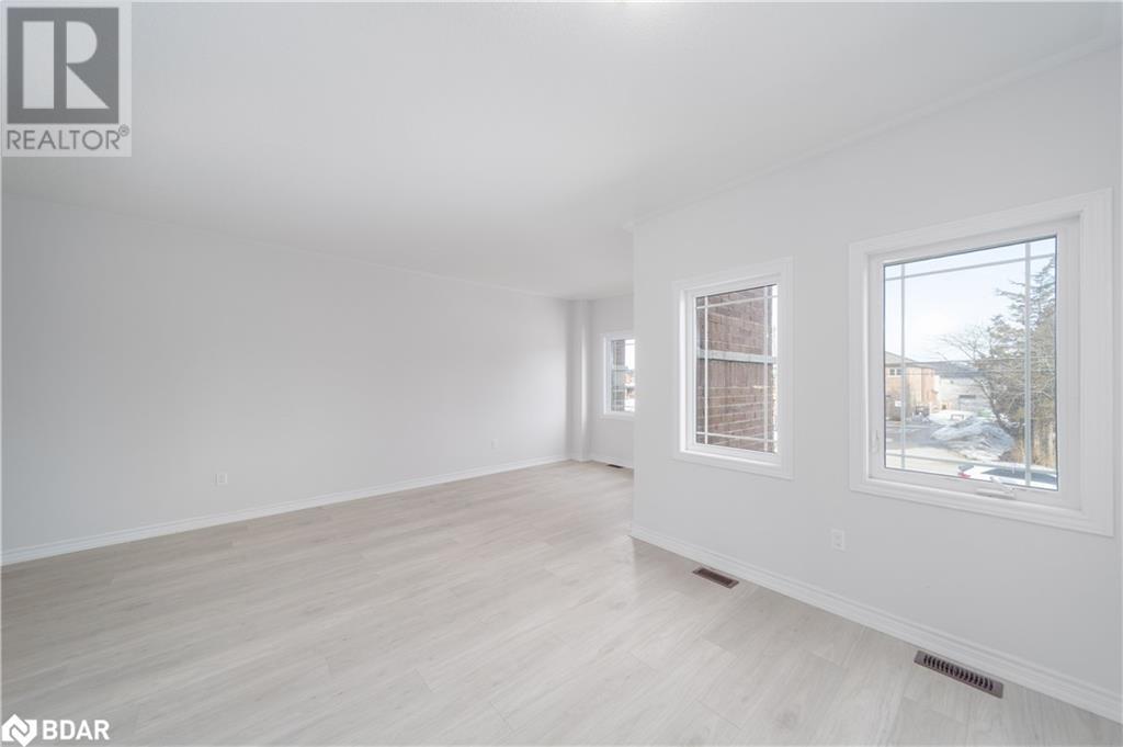 392 Centre Street, Angus, Ontario  L0M 1B4 - Photo 14 - 40705159