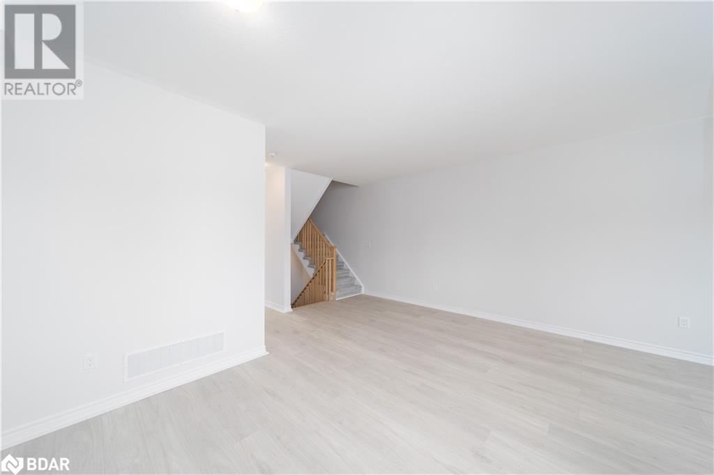 392 Centre Street, Angus, Ontario  L0M 1B4 - Photo 15 - 40705159
