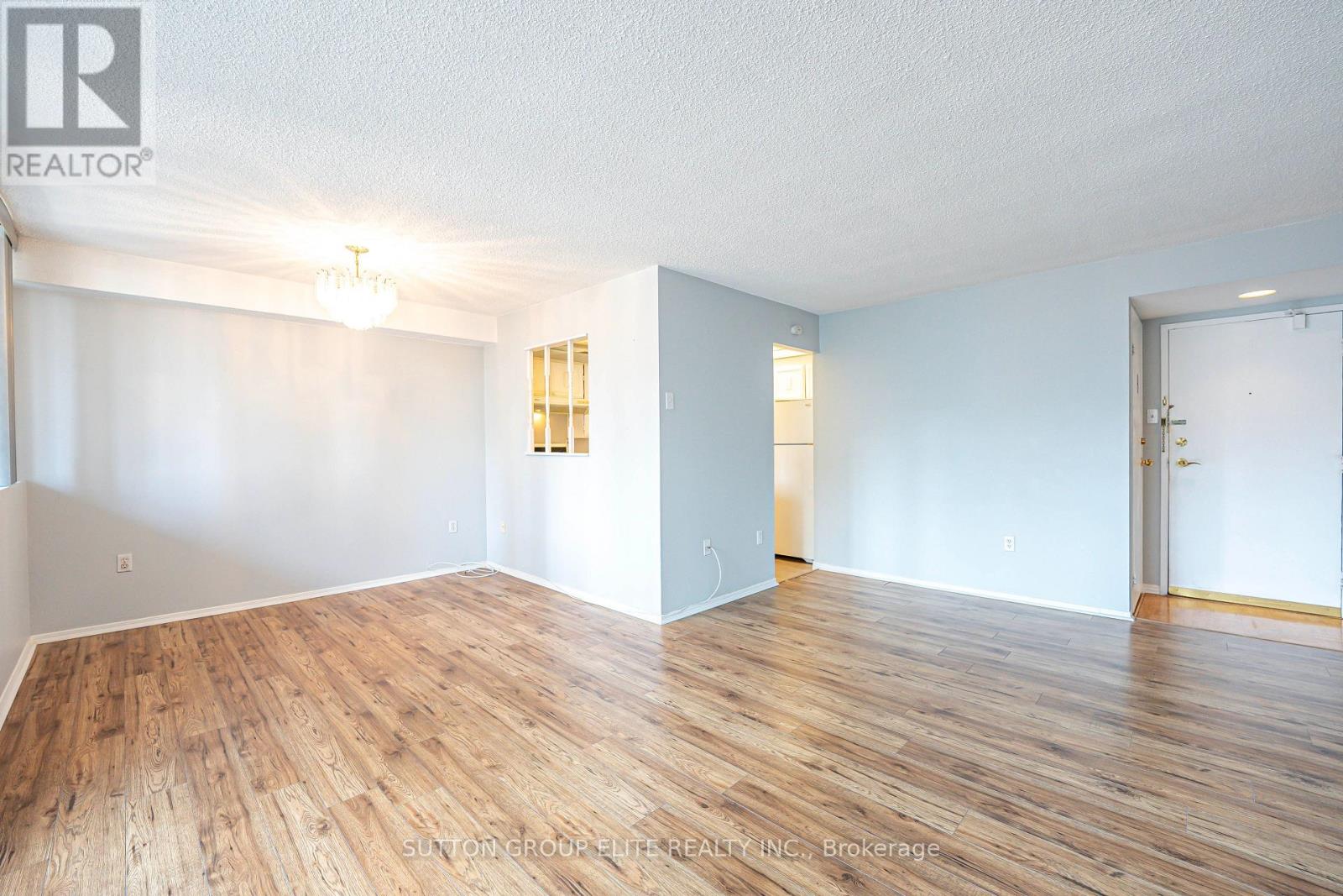 Property at 1203 - 3590 KANEFF CRESCENT image 4