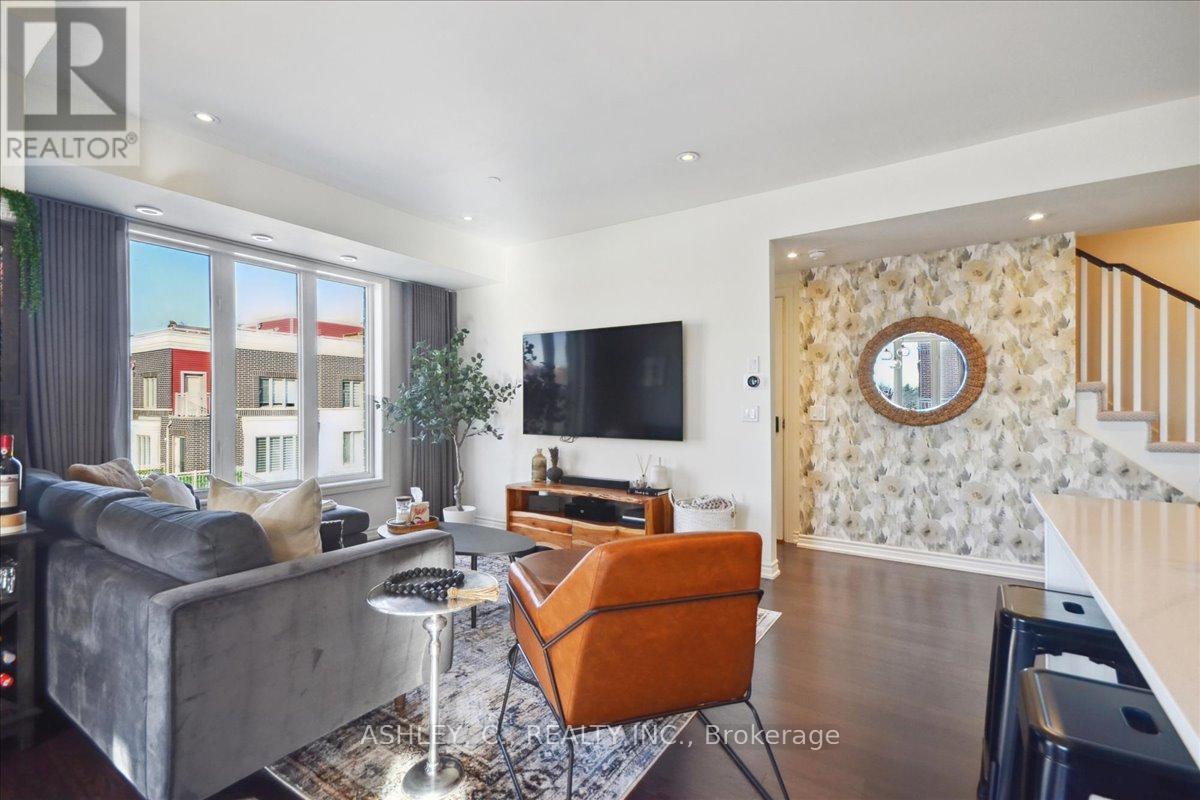 35 - 125 Long Branch Avenue, Toronto, Ontario  M8W 0A9 - Photo 10 - W12014177